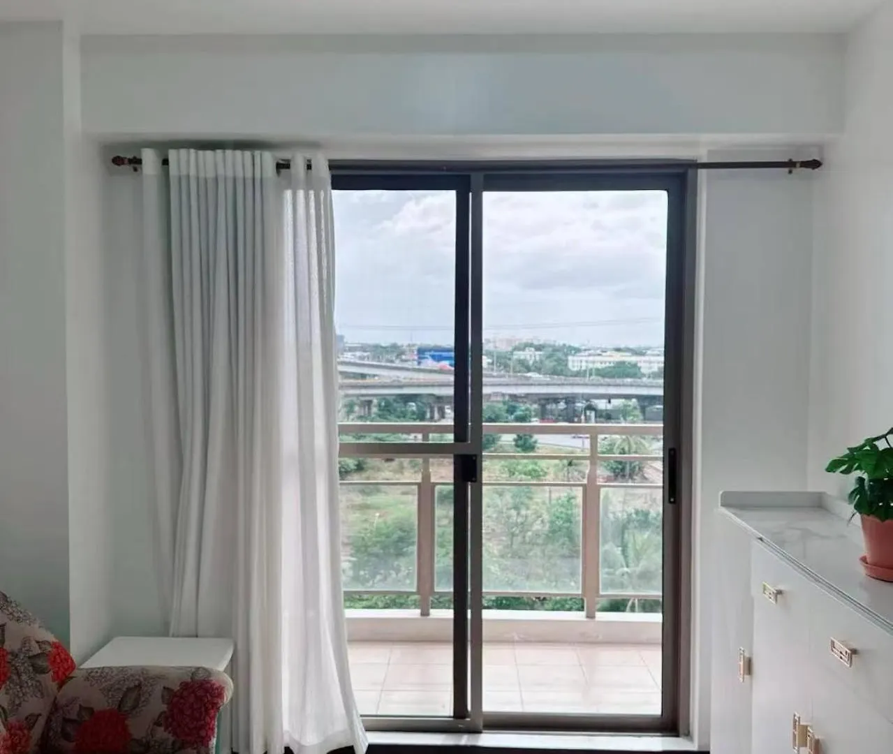 Tan Condo Fairway Manila Hotel
